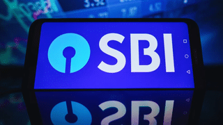 अपने ग्राहकों के अकाउंट से 236 रुपये क्यों काटता है SBI, जानते हैं आप ?