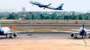 हवाई सफर हो सकता है महंगा, सरकार ने इंडिगो संकट के समय से लागू घरेलू उड़ानों के किराये से खत्म की लगी कैपिंग