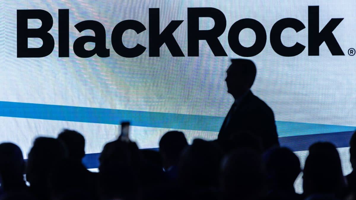 BlackRock का भारत पर बड़ा दांव! वैल्यूएशन रिसेट और टैरिफ टेंशन खत्म होने के बाद अब नई उड़ान को तैयार बाजार BlackRock का भारत पर बड़ा दांव! वैल्यूएशन रिसेट और टैरिफ टेंशन खत्म होने के बाद अब नई उड़ान को तैयार बाजार