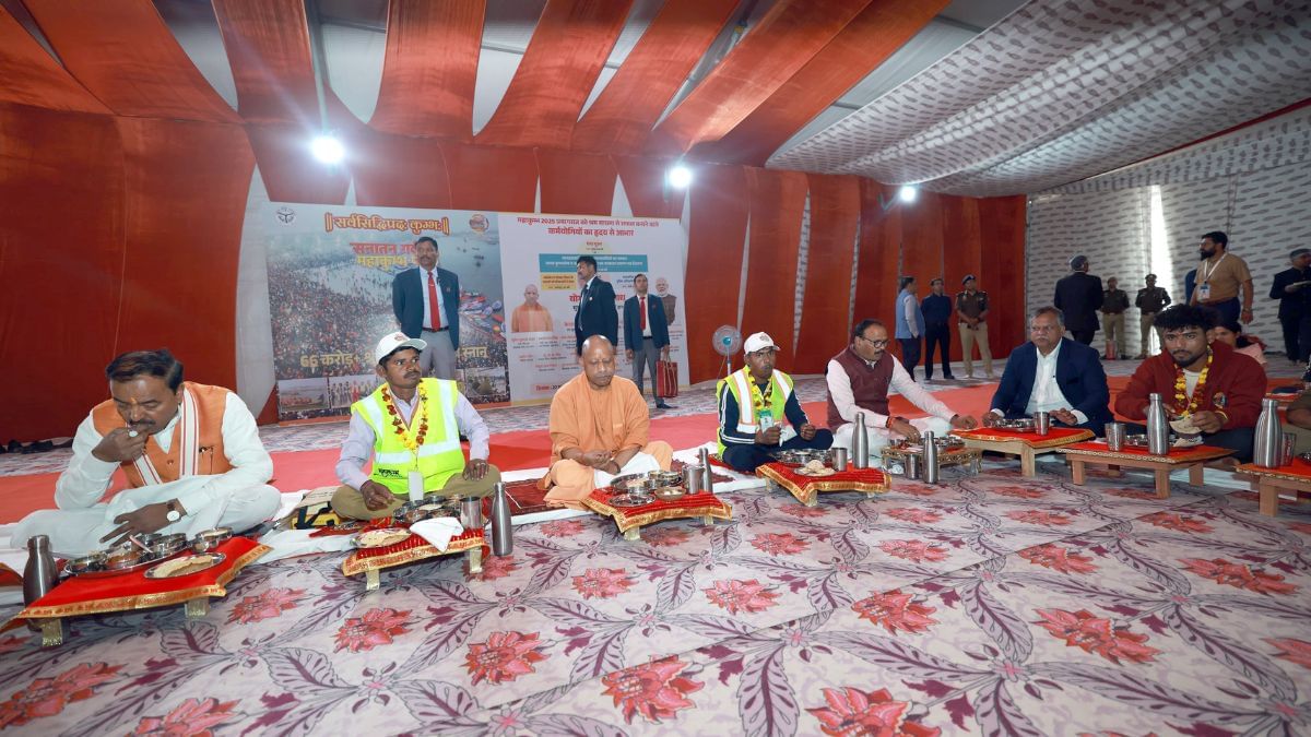 कुंभ के सफाई कर्मियों को बड़ी सौगात, 10 हजार बोनस और अप्रैल से मिलेगी बढ़ी सैलरी कुंभ के सफाई कर्मियों को बड़ी सौगात, 10 हजार बोनस और अप्रैल से मिलेगी बढ़ी सैलरी