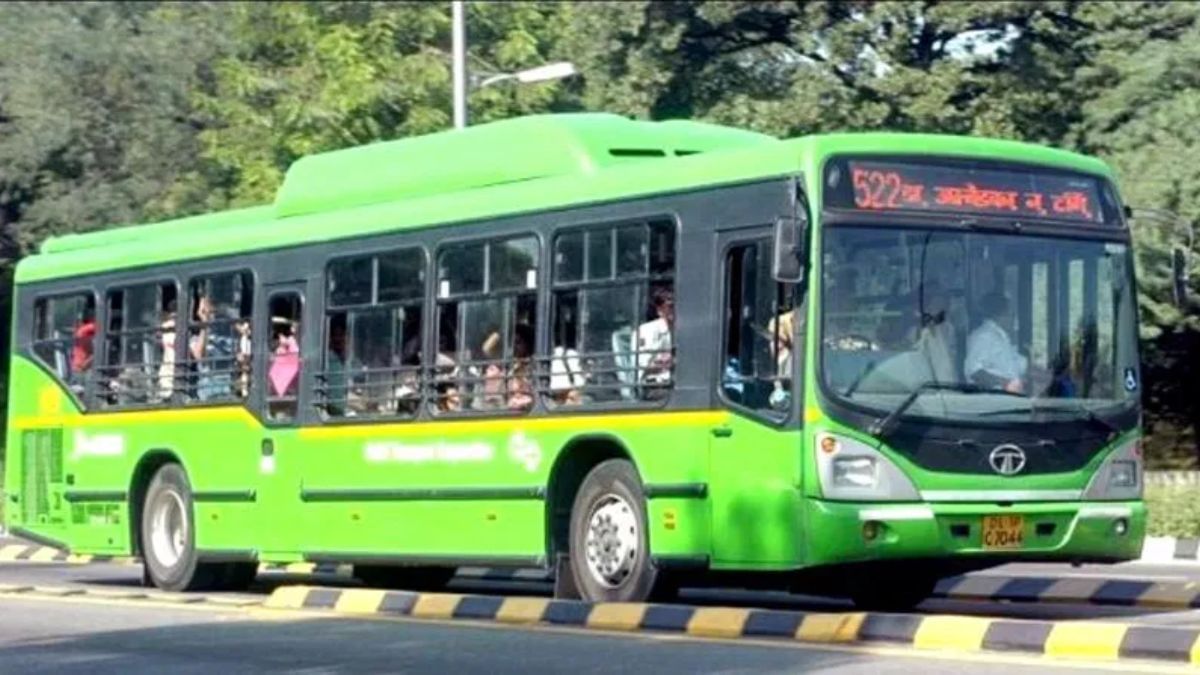 केजरीवाल के समय DTC का कितना बढ़ा घाटा, जानें कितनी बसों का है बेड़ा केजरीवाल के समय DTC का कितना बढ़ा घाटा, जानें कितनी बसों का है बेड़ा