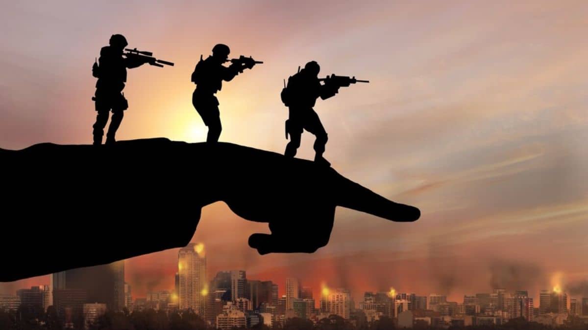 ये डिफेंस कंपनी बढ़ाने जा रही 10 गुना प्रोडक्शन, ऑर्डर बुक दमदार, शानदार फ्यूचर प्लान! ये डिफेंस कंपनी बढ़ाने जा रही 10 गुना प्रोडक्शन, ऑर्डर बुक दमदार, शानदार फ्यूचर प्लान!