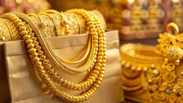 Gold Rate Today: सोने की रफ्तार पर लगा ब्रेक, सस्ता हुआ गोल्ड, चांदी भी लुढ़की Gold Rate Today: सोने की रफ्तार पर लगा ब्रेक, सस्ता हुआ गोल्ड, चांदी भी लुढ़की