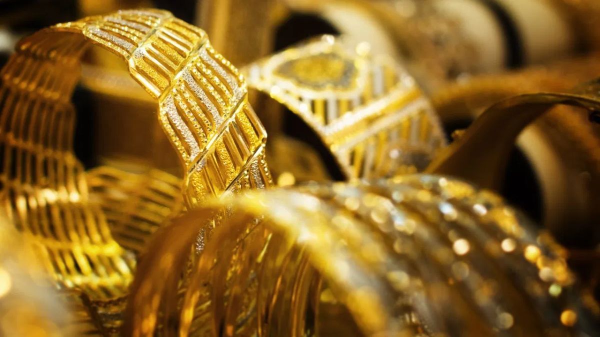 Gold Price Today: सोने की कीमतों में मामूली गिरावट, जानें 10 ग्राम का क्या है रेट Gold Price Today: सोने की कीमतों में मामूली गिरावट, जानें 10 ग्राम का क्या है रेट