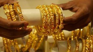 Gold Price Today: कितने रुपये में मिल रहा 10 ग्राम सोना, सस्ता या महंगा… जानें- गोल्ड का रेट