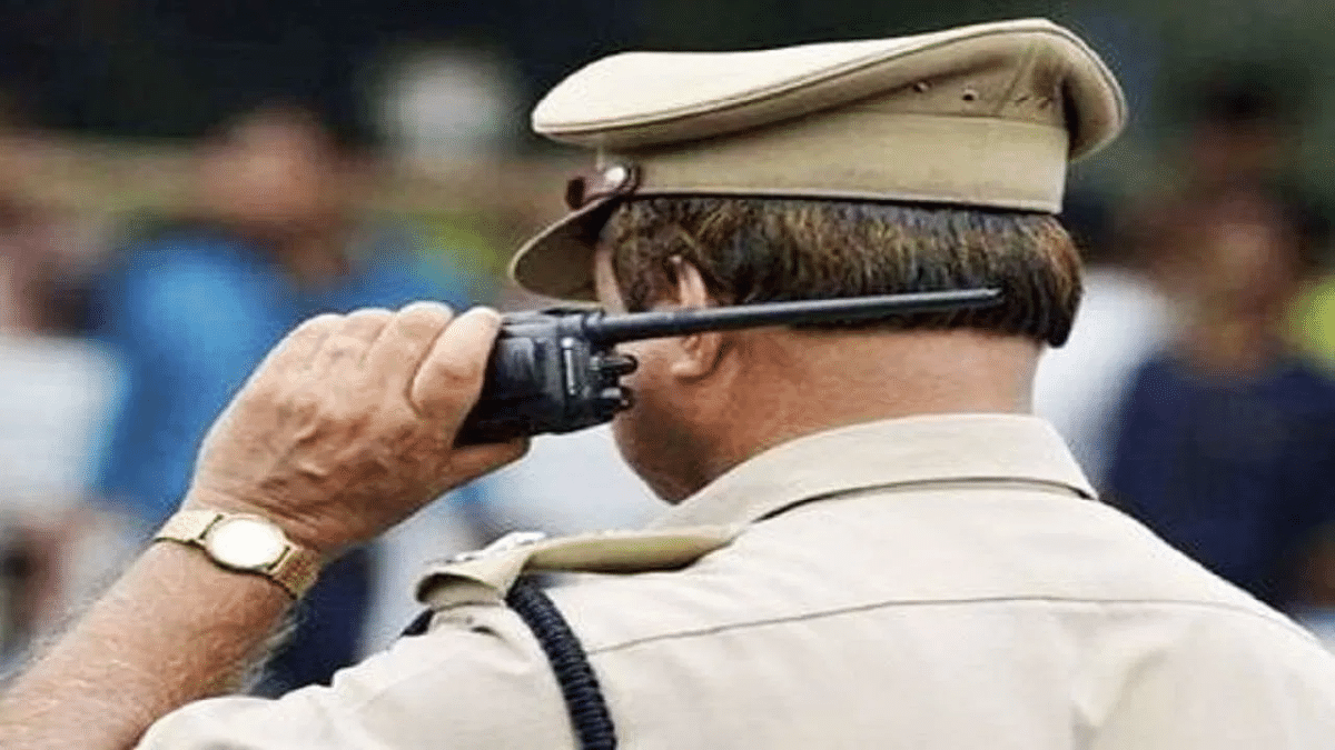 मोबाइल टावर लगाने के नाम पर कर रहे थे धोखाधड़ी, दिल्ली पुलिस ने दो आरोपियों को किया गिरफ्तार मोबाइल टावर लगाने के नाम पर कर रहे थे धोखाधड़ी, दिल्ली पुलिस ने दो आरोपियों को किया गिरफ्तार