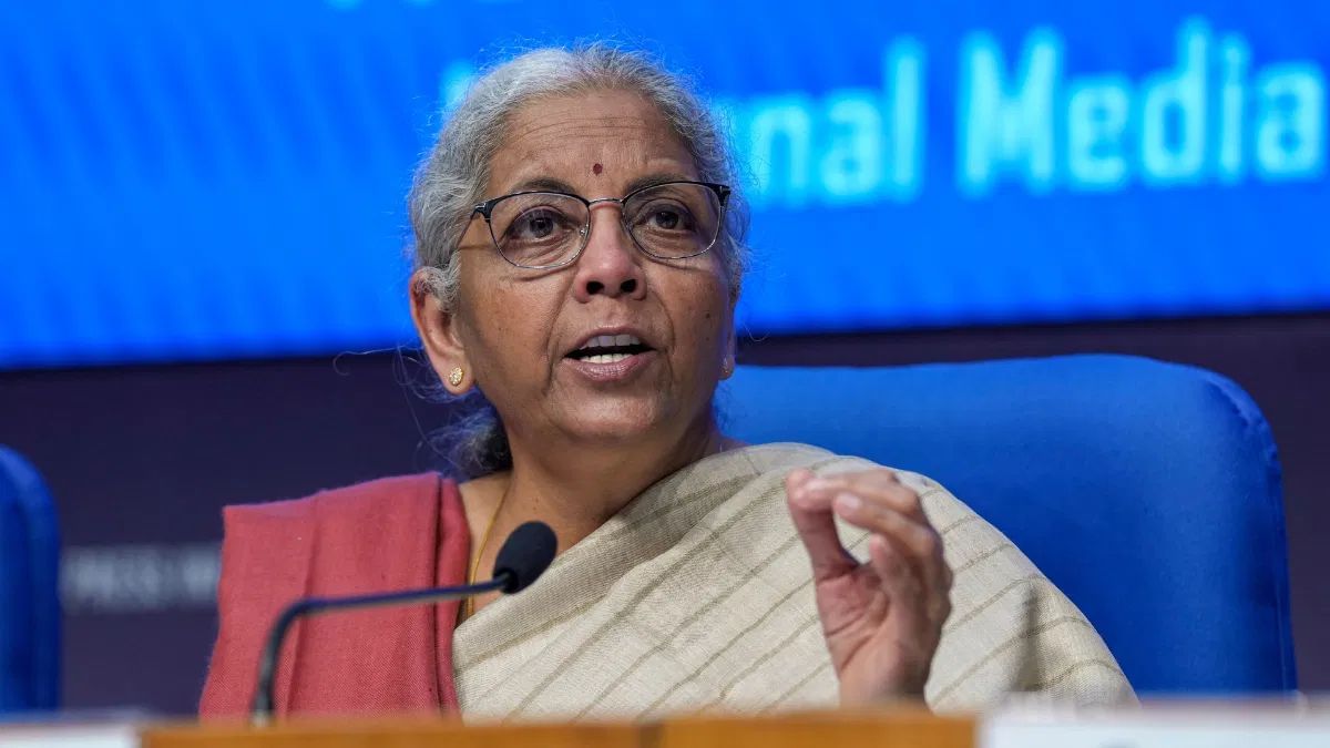 Bank Merger 2.0 शुरू! वित्त मंत्री सीतारमण ने कहा- देश को बड़े बैंकों की जरूरत, RBI से बात कर रही सरकार