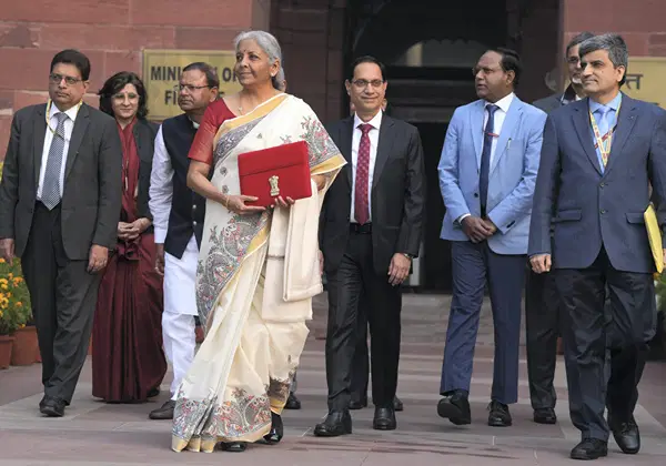 Budget 2026 News: MedTech सेक्टर की उम्मीदें, नीति समर्थन से भारत बन सकता है ग्लोबल हेल्थकेयर हब Budget 2026 News: MedTech सेक्टर की उम्मीदें, नीति समर्थन से भारत बन सकता है ग्लोबल हेल्थकेयर हब