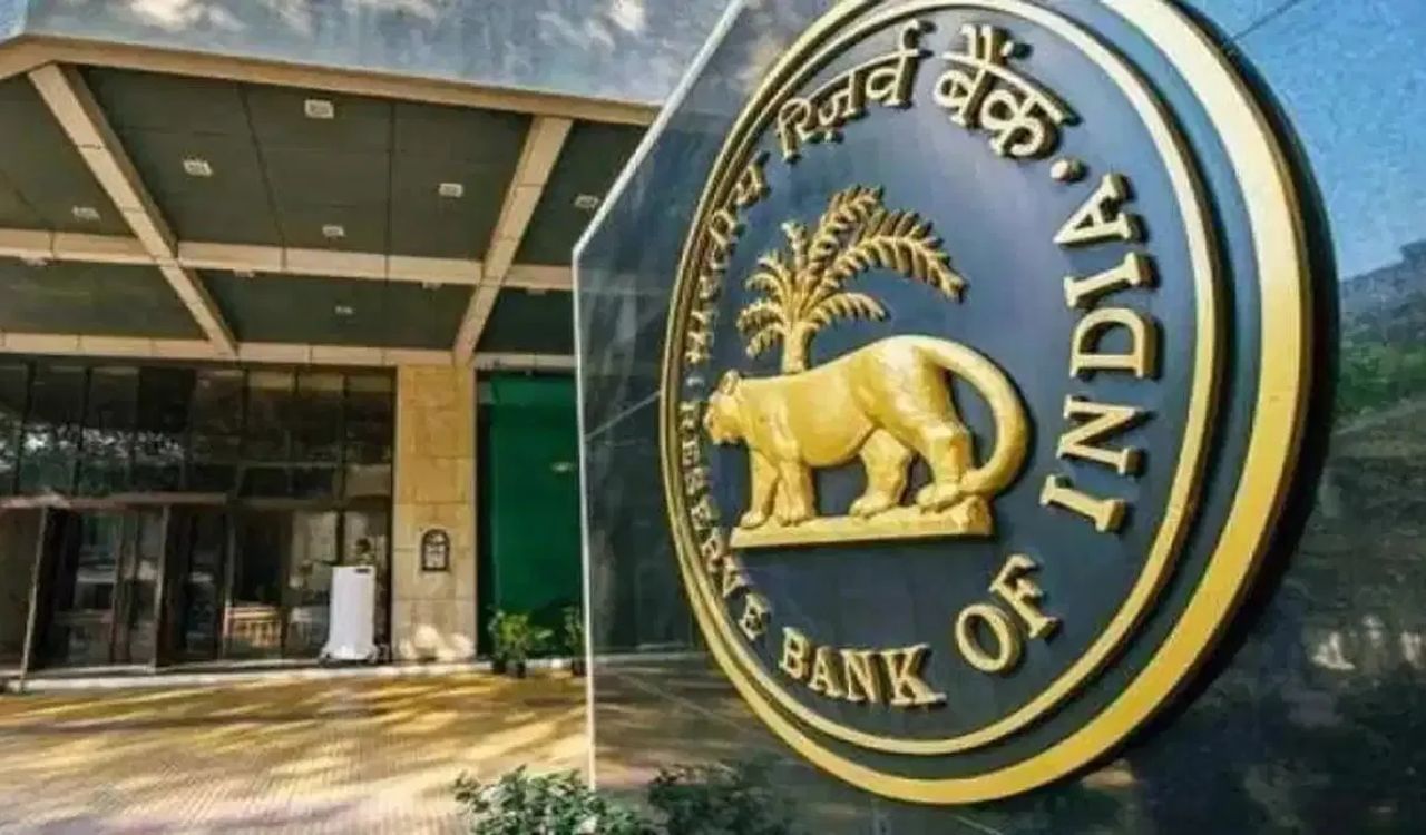 RBI ने तीन कंपनियों पर लगाया 46.7 लाख रुपये का जुर्माना, जानें क्या है मामला