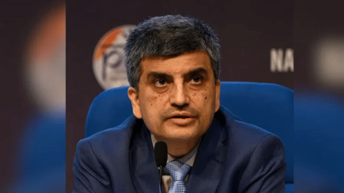 सीनियर ब्यूरोक्रेट अजय सेठ बनें नए फाइनेंस सेक्रेटरी, संभाली तुहिन कांत पांडे की कमान सीनियर ब्यूरोक्रेट अजय सेठ बनें नए फाइनेंस सेक्रेटरी, संभाली तुहिन कांत पांडे की कमान