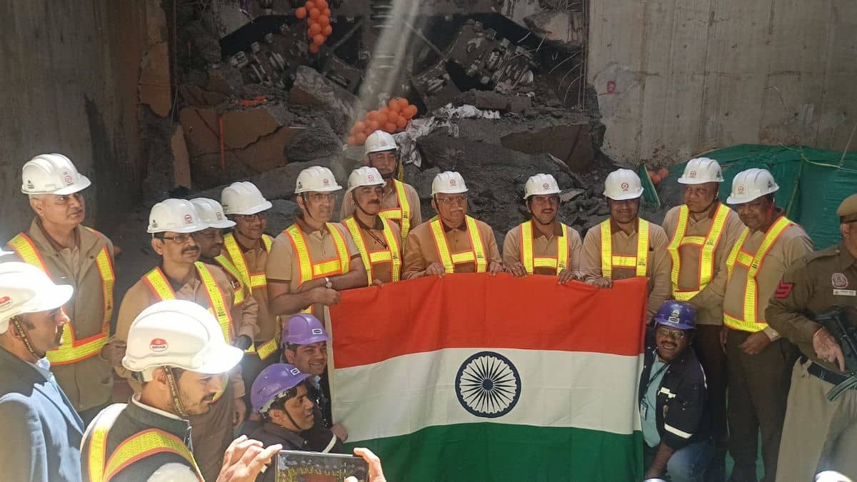 दिल्ली से तुगलकाबाद जाना होगा और भी आसान, गोल्डन लाइन मेट्रो के सुरंग का काम हुआ पूरा दिल्ली से तुगलकाबाद जाना होगा और भी आसान, गोल्डन लाइन मेट्रो के सुरंग का काम हुआ पूरा