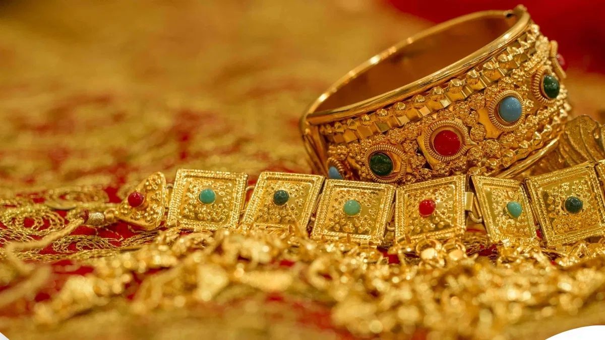 Gold Price Today: सोने की कीमतों में तेजी जारी, 306 रुपये हुआ महंगा, चांदी की भी चमक बरकरार