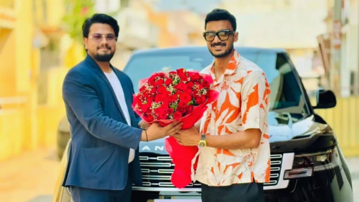 क्यों खास है अक्षर पटेल की नई Range Rover, धोनी-सचिन समेत दूसरे दिग्गज क्रिकेटर भी हैं दीवाने, गजब के हैं फीचर्स क्यों खास है अक्षर पटेल की नई Range Rover, धोनी-सचिन समेत दूसरे दिग्गज क्रिकेटर भी हैं दीवाने, गजब के हैं फीचर्स