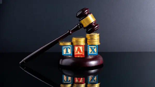 इनकम टैक्स देने वालों को बड़ी राहत! मिलेगा कंपाउंडिंग का फायदा, जानें कैसे सेटल हो जाएगा केस इनकम टैक्स देने वालों को बड़ी राहत! मिलेगा कंपाउंडिंग का फायदा, जानें कैसे सेटल हो जाएगा केस