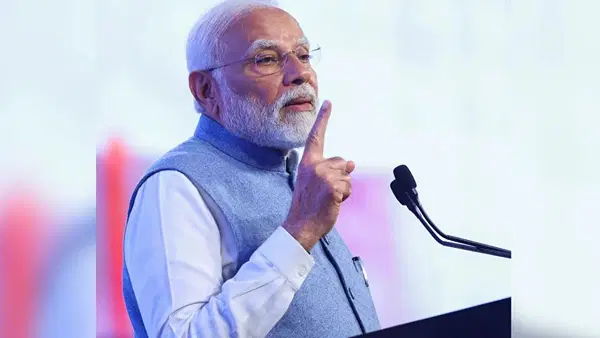 वह दिन दूर नहीं जब भारत 5,000 अरब डॉलर की अर्थव्यवस्था होगा: PM मोदी वह दिन दूर नहीं जब भारत 5,000 अरब डॉलर की अर्थव्यवस्था होगा: PM मोदी