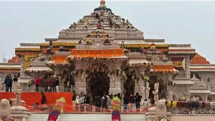 Amazon पर लगा ₹1 लाख का जुर्माना, ‘श्री राम मंदिर अयोध्या प्रसाद’ के गलत लेबल के साथ मिठाइयां बेचने पर एक्शन