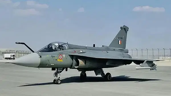 मेक इन इंडिया को मिली रफ्तार, प्राइवेट कंपनियों ने बनाया तेजस के लिए रियर फ्यूजलेज मेक इन इंडिया को मिली रफ्तार, प्राइवेट कंपनियों ने बनाया तेजस के लिए रियर फ्यूजलेज