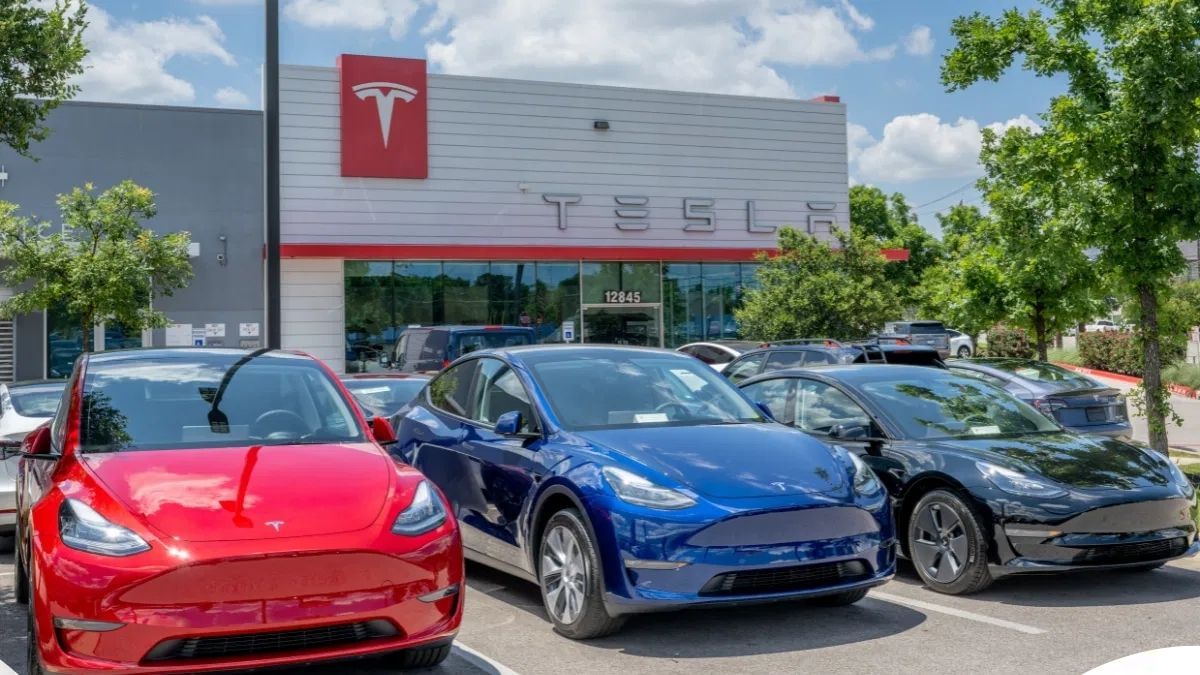 Tesla ने किया बड़ा ऐलान, चीन में मॉडल Y का सस्ता वर्जन लाने की तैयारी Tesla ने किया बड़ा ऐलान, चीन में मॉडल Y का सस्ता वर्जन लाने की तैयारी