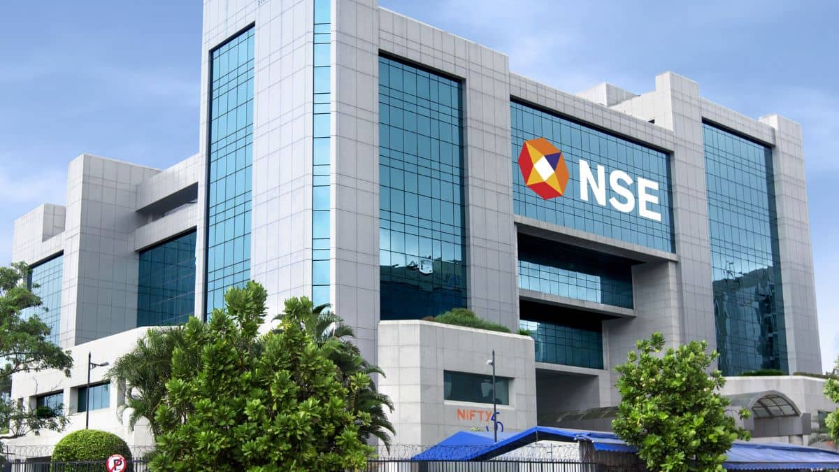 NSE बदलेगा अपना हेडक्वार्टर, ये होगा नया ठिकाना, पुरानी बिल्डिंग में बनेगा डेटा सेंटर NSE बदलेगा अपना हेडक्वार्टर, ये होगा नया ठिकाना, पुरानी बिल्डिंग में बनेगा डेटा सेंटर