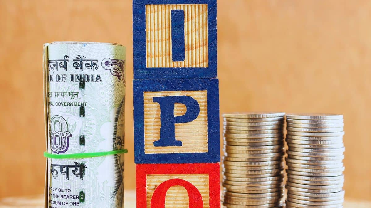 IPO बाजार की सामने आई डरावनी हकीकत! ये 6 दिग्गज स्टॉक बनें विलेन, छह महीने में डुबा दिए पैसे! IPO बाजार की सामने आई डरावनी हकीकत! ये 6 दिग्गज स्टॉक बनें विलेन, छह महीने में डुबा दिए पैसे!