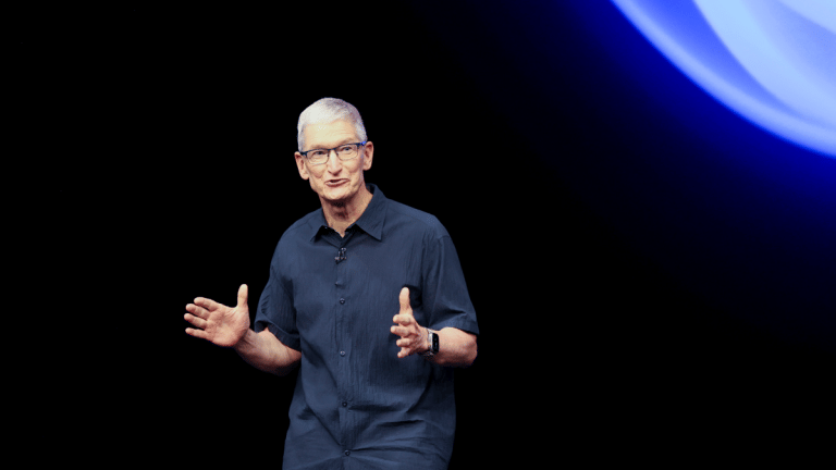 Apple को नई ऊंचाइयों तक पहुंचाने के बावजूद यहां चूक गए Tim Cook, इस प्रोडक्ट का लॉन्च बना सबसे बड़ा अफसोस