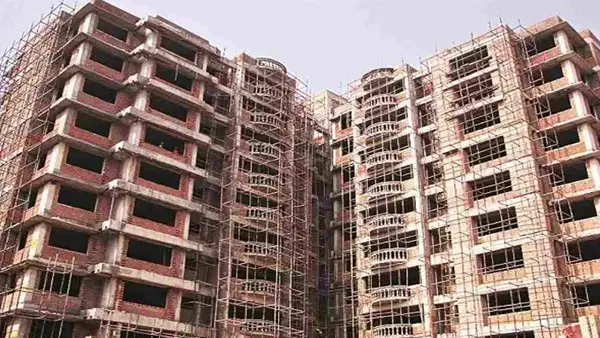 घर खरीदने वालों के लिए खुशखबरी! UP-RERA ने आसान किए प्रॉपर्टी ट्रांसफर नियम; बिल्डर्स की मनमानी पर लगेगी लगाम घर खरीदने वालों के लिए खुशखबरी! UP-RERA ने आसान किए प्रॉपर्टी ट्रांसफर नियम; बिल्डर्स की मनमानी पर लगेगी लगाम