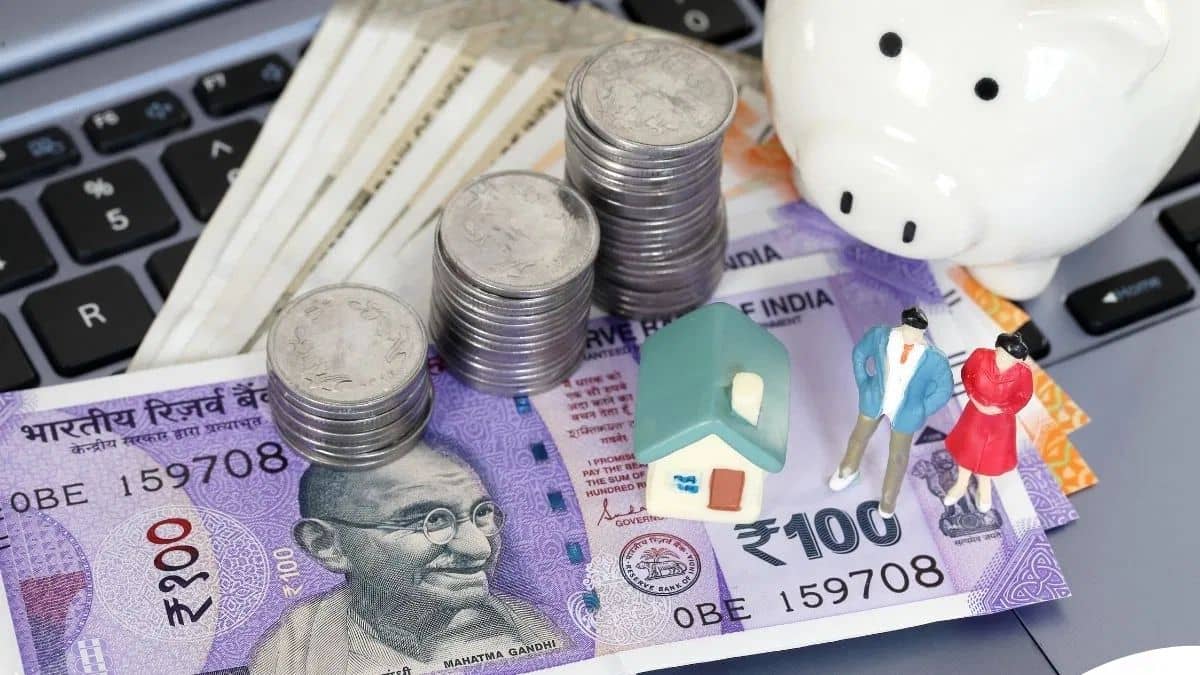 रेपो रेट में कटौती के बाद क्या कम होगी आपकी EMI? समझ लीजिए लोन से जुड़ी ये जरूरी बातें रेपो रेट में कटौती के बाद क्या कम होगी आपकी EMI? समझ लीजिए लोन से जुड़ी ये जरूरी बातें