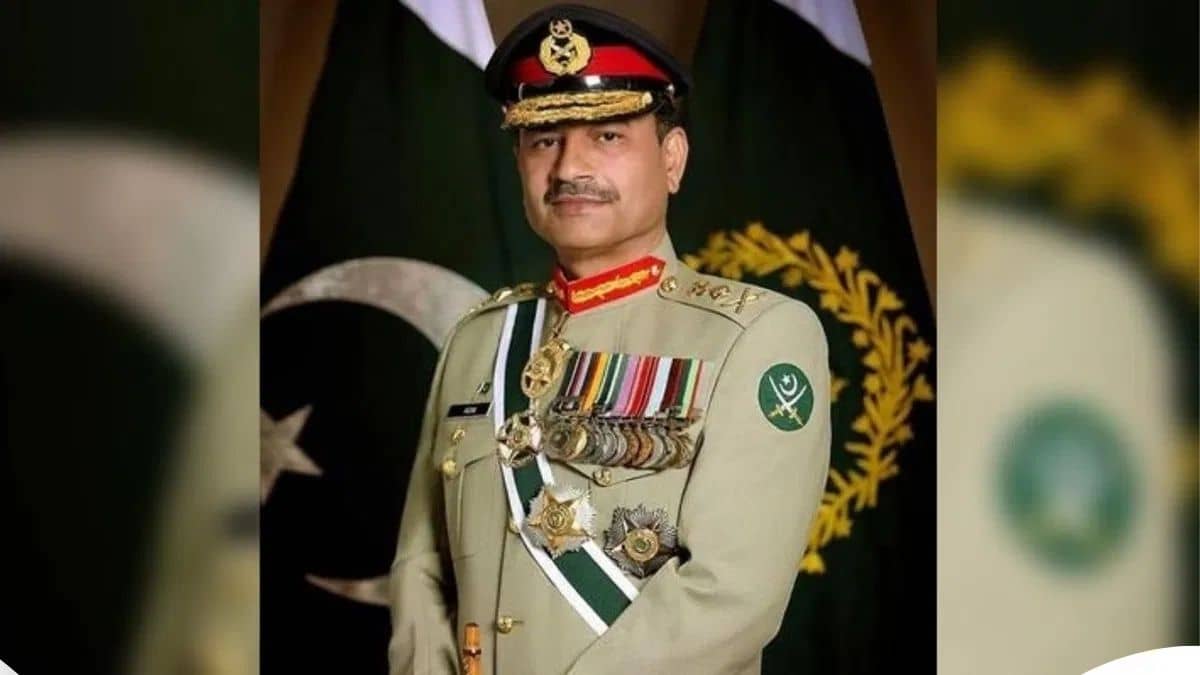 आतंकिस्तान के जिहादी जनरल ने थपथपाई अपनी पीठ, भारत से पिटने का लिया इनाम, बना फील्ड मार्शल आतंकिस्तान के जिहादी जनरल ने थपथपाई अपनी पीठ, भारत से पिटने का लिया इनाम, बना फील्ड मार्शल