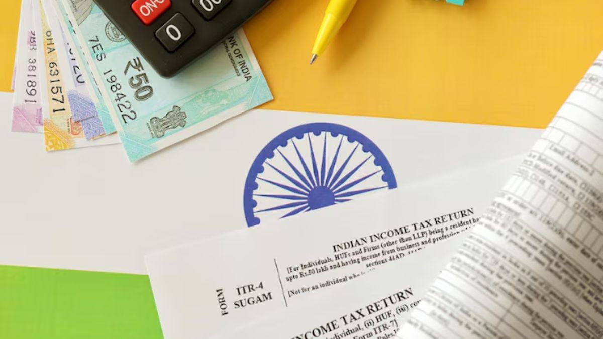 ITR Filing 2025: ITR-1 से लेकर ITR-5 तक के फॉर्म जारी, जानें पिछले साल की तुलना में कितने हैं अलग ITR Filing 2025: ITR-1 से लेकर ITR-5 तक के फॉर्म जारी, जानें पिछले साल की तुलना में कितने हैं अलग