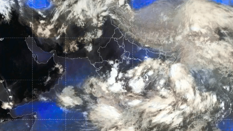 Weather Update: उत्तर भारत में आंधी-तूफान, दक्षिण और पूर्वोत्तर भारत में झमाझम बारिश का अनुमान