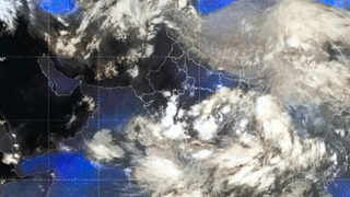 Weather Update: उत्तर भारत में आंधी-तूफान, दक्षिण और पूर्वोत्तर भारत में झमाझम बारिश का अनुमान