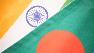 भारत-बांग्लादेश में ट्रेड वॉर, कपड़े होंगे महंगे; जानें कैसे लैंड लॉक से घुटनों पर आएंगे मोहम्मद यूनुस