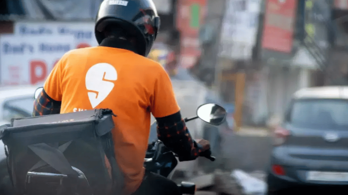 Swiggy ने बना लिया बड़ा प्लान! FY31 तक ₹10,000 करोड़ कमाने का टारगेट, शेयर में 5% तक उछाल Swiggy ने बना लिया बड़ा प्लान! FY31 तक ₹10,000 करोड़ कमाने का टारगेट, शेयर में 5% तक उछाल