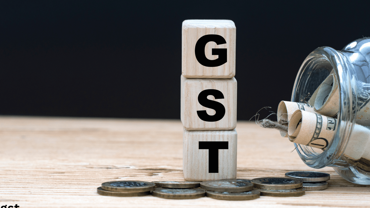 GST रेवेन्यू में 16.4 फीसदी का उछाल, मई में बढ़कर 2.01 लाख करोड़ हुआ GST रेवेन्यू में 16.4 फीसदी का उछाल, मई में बढ़कर 2.01 लाख करोड़ हुआ