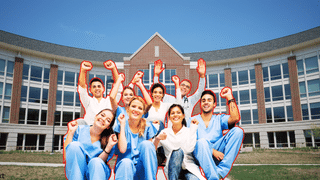 NEET में आया कम नंबर, रूस-यूक्रेन करेंगे वेलकम, जानें डॉक्टर बनने के लिए कितना खर्च करना होगा पैसा