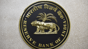 RBI के वर्किंग ग्रुप ने कॉल मनी मार्केट का समय बढ़ाने की सिफारिश की, जानें- और क्या दिए सुझाव RBI के वर्किंग ग्रुप ने कॉल मनी मार्केट का समय बढ़ाने की सिफारिश की, जानें- और क्या दिए सुझाव
