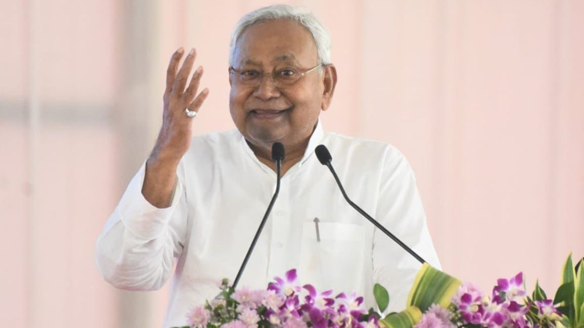 बिहार में बुजुर्ग-दिव्यांग- विधवा पेंशनधारियों की बल्ले-बल्ले, CM नीतीश ने राशि की तीन गुना; अब मिलेंगे 1100 रुपये बिहार में बुजुर्ग-दिव्यांग- विधवा पेंशनधारियों की बल्ले-बल्ले, CM नीतीश ने राशि की तीन गुना; अब मिलेंगे 1100 रुपये