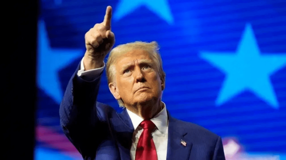 अमेरिका में 12 देशों के यात्रियों की एंट्री पर बैन, जानें भारत पर क्या होगा असर अमेरिका में 12 देशों के यात्रियों की एंट्री पर बैन, जानें भारत पर क्या होगा असर