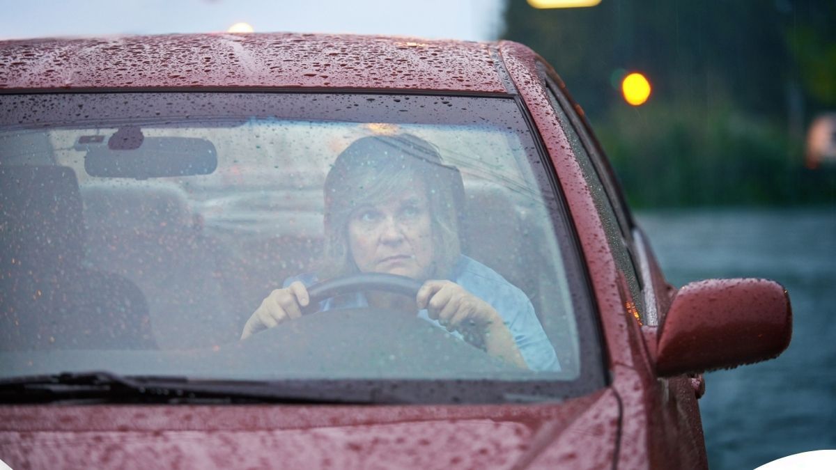 Monsoon Car Care Tips: अपनी कार के इस पार्ट्स का रखें खास ध्यान, वरना केबिन में घुस जाएगा बारिश का पानी Monsoon Car Care Tips: अपनी कार के इस पार्ट्स का रखें खास ध्यान, वरना केबिन में घुस जाएगा बारिश का पानी