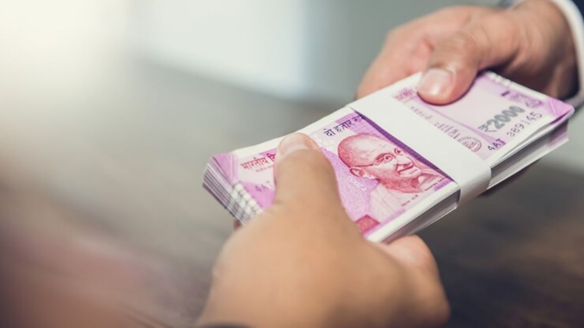 8वें वेतन आयोग में कितनी बढ़ेगी सैलरी? जानें ग्रेड पे, पे बैंड और पे मैट्रिक्स से कैसे कैलकुलेट होगा पैसा 8वें वेतन आयोग में कितनी बढ़ेगी सैलरी? जानें ग्रेड पे, पे बैंड और पे मैट्रिक्स से कैसे कैलकुलेट होगा पैसा
