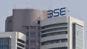 बाजार गिरकर खुला, सेंसेक्स 225 अंक लुढ़का, निफ्टी 24000 के ऊपर, सरकारी बैंकों के शेयर टूटे