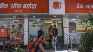 Bank of Baroda System Error | ग्राहकों की EMI अचानक क्यों बढ़ी, Credit Score गिरा