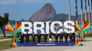अमेरिका से GDP और परचेजिंग पावर में आगे निकला BRICS, ट्रंप को सता रहा है अब ये डर अमेरिका से GDP और परचेजिंग पावर में आगे निकला BRICS, ट्रंप को सता रहा है अब ये डर