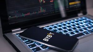 भारत में क्रिप्टो यूजर्स को तगड़ा झटका! Bybit ने लाद दिया 18% टैक्स; जानें कैसे लगेगी फीस भारत में क्रिप्टो यूजर्स को तगड़ा झटका! Bybit ने लाद दिया 18% टैक्स; जानें कैसे लगेगी फीस