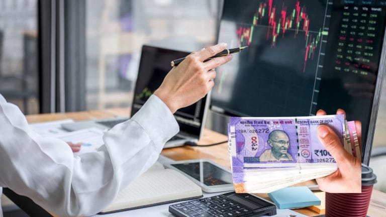 डिफेंस ऑर्डर बूस्ट! ₹100 से कम का स्टॉक बना हॉट पिक, भारी डिस्काउंट पर कर रहा ट्रेड