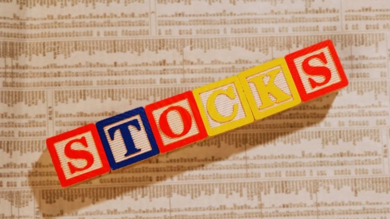 Stocks to Watch: Infosys, HDB Financial, Biocon समेत इन शेयरों पर रहेगी नजर, इंट्राडे में दिखेगा एक्शन!