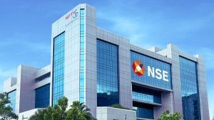 NSE IPO को लेकर गजब का माहौल, अनलिस्टेड मार्केट में 3 महीने में 4 गुना बढ़े शेयरधारक, कीमत 45% बढ़ी NSE IPO को लेकर गजब का माहौल, अनलिस्टेड मार्केट में 3 महीने में 4 गुना बढ़े शेयरधारक, कीमत 45% बढ़ी