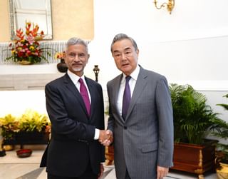 Jaishankar–Wang Yi Talks: मल्टीपोलर वर्ल्ड ऑर्डर चाहते हैं भारत-चीन, दोनों सीमा पर शांति के लिए राजी