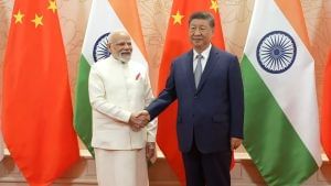 चीन में शी जिनपिंग से मिले पीएम मोदी, अमेरिकी टैरिफ के बीच हुई अहम मुलाकात चीन में शी जिनपिंग से मिले पीएम मोदी, अमेरिकी टैरिफ के बीच हुई अहम मुलाकात