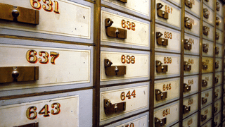 बैंक लॉकर लेने से पहले जान लें किराया, SBI, HDFC और ICICI में लॉकर का कितना है रेंट, देखें पूरी लिस्ट